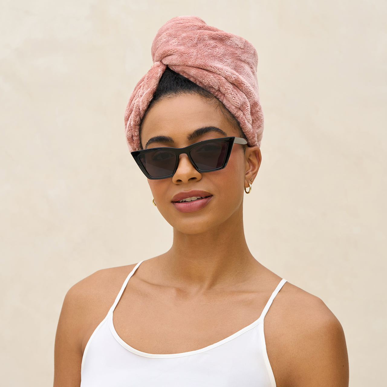 501680-PlushMicrofiberHairTowelTurban-Terracotta-Model-3-1280x1280px.jpg
