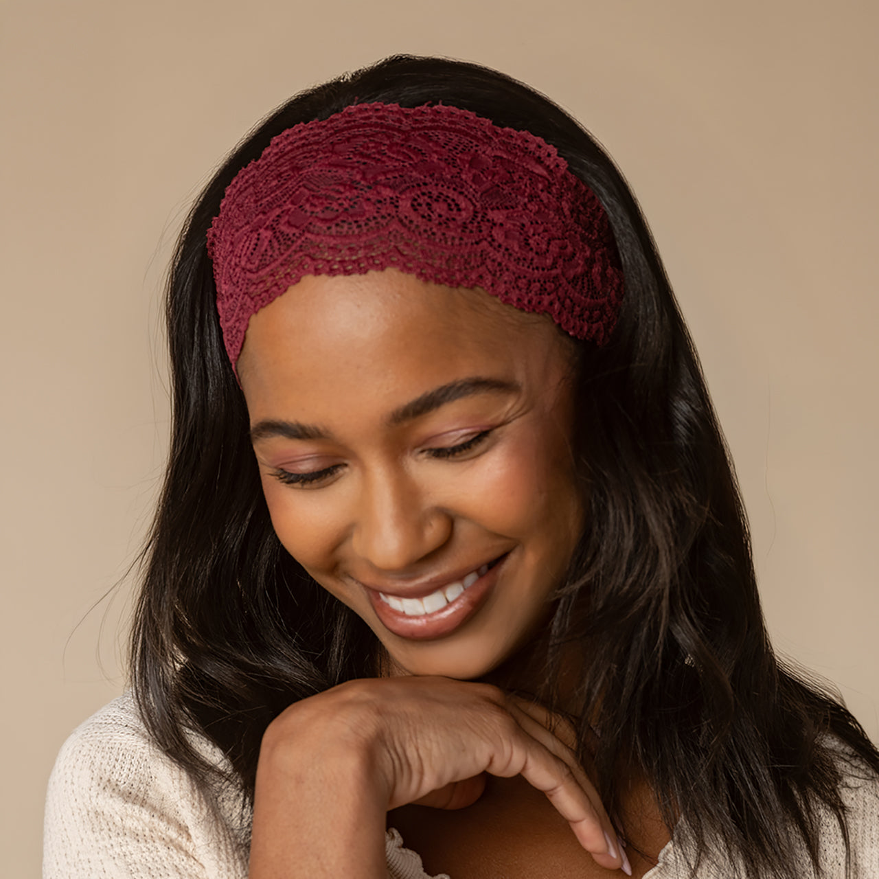 513133_Wide_Lace_ElasticHeadbands_2pc_DustyPink_CherryLacquer_model.jpg