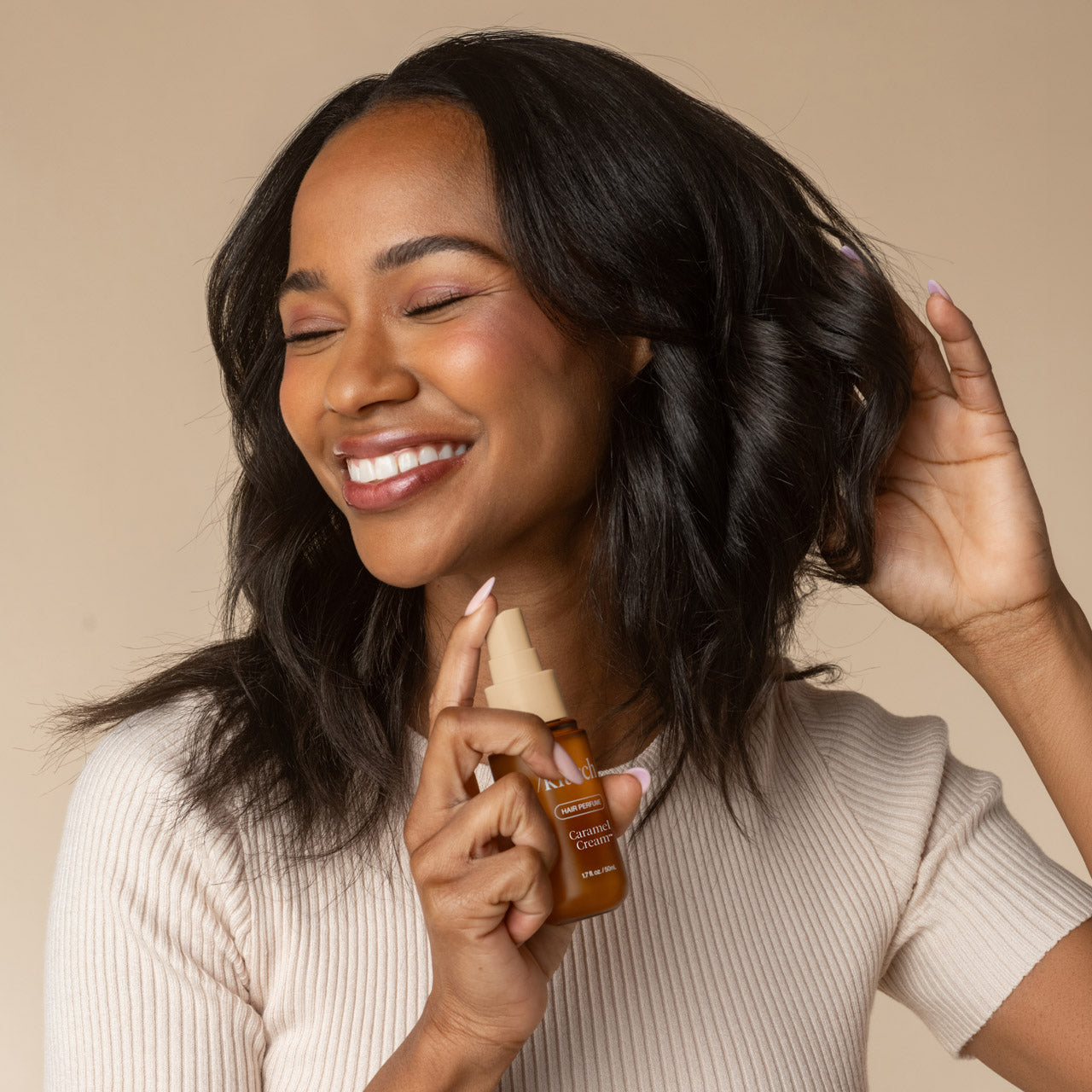 513317-CaramelCream-HairPerfume-Fragrance-Model-6-1280x1280px.jpg