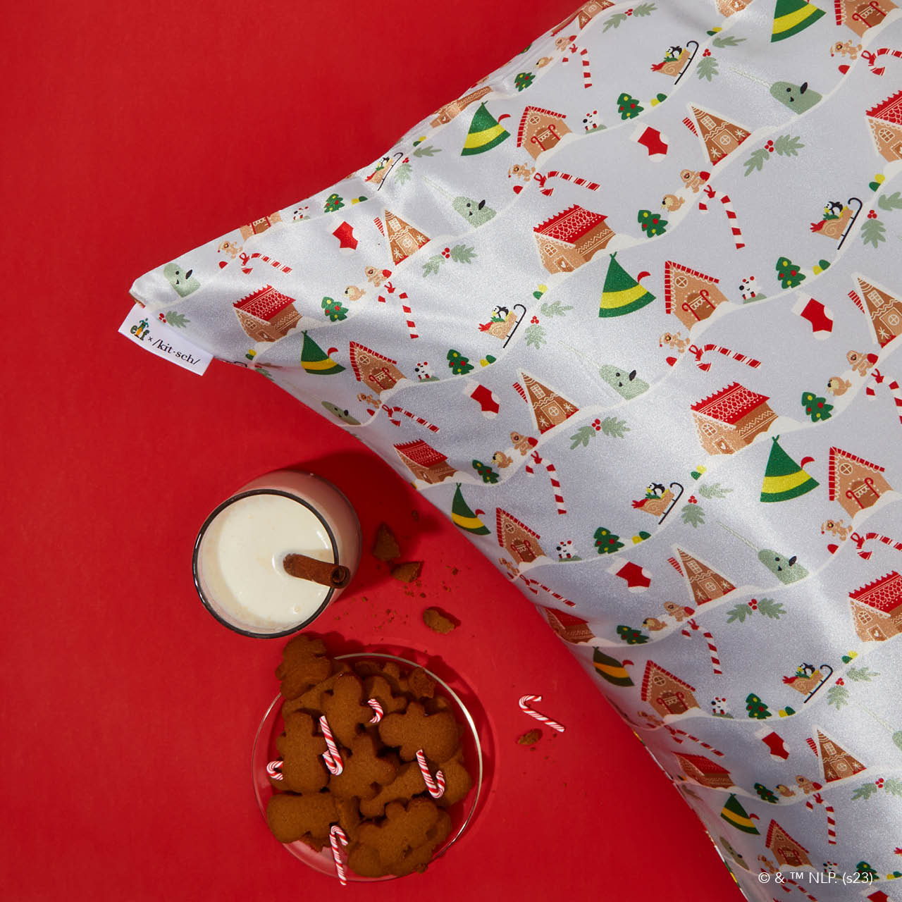64181-ElfxKitsch-CreativeProductShoot-KingSatinPillowcase-PeriwinkleChristmas-4-1280x1280px-1.jpg